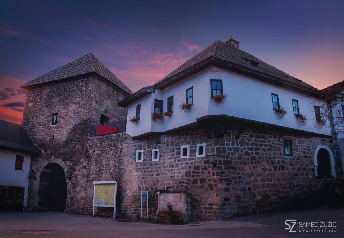 Restoran Omerbegova kuća Logo