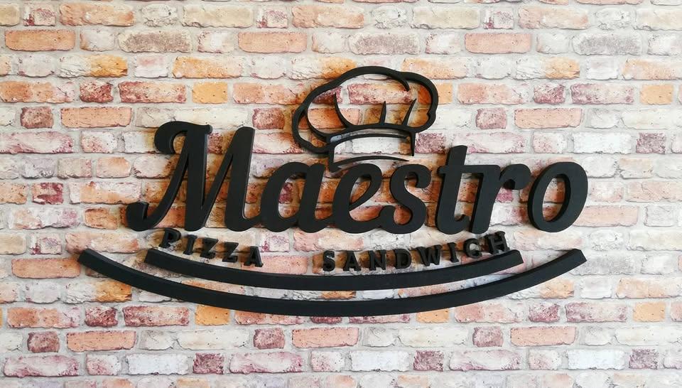 Maestro Pizza & Sandwich Logo
