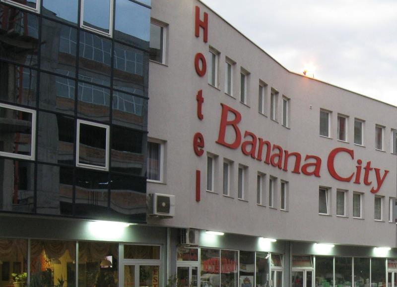 Banana City Hotel Logo